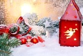weihnachtsmotive : Laterne und Weihnachtsschmuck Stockfoto